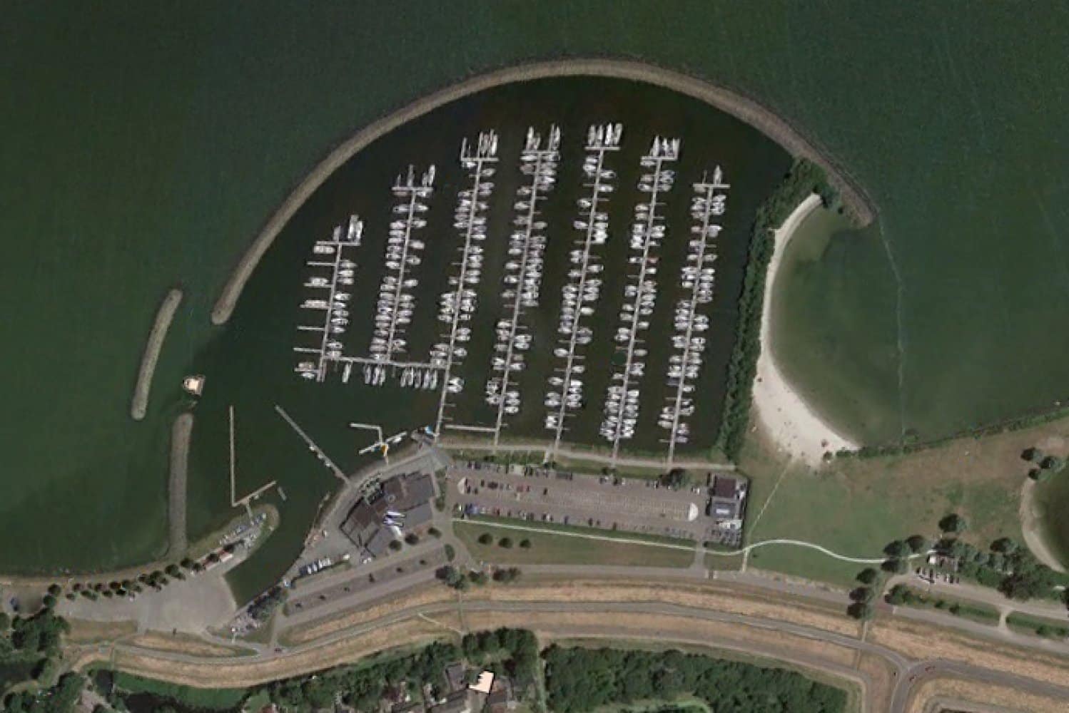 Regattacenter_Medemblik_luchtfoto